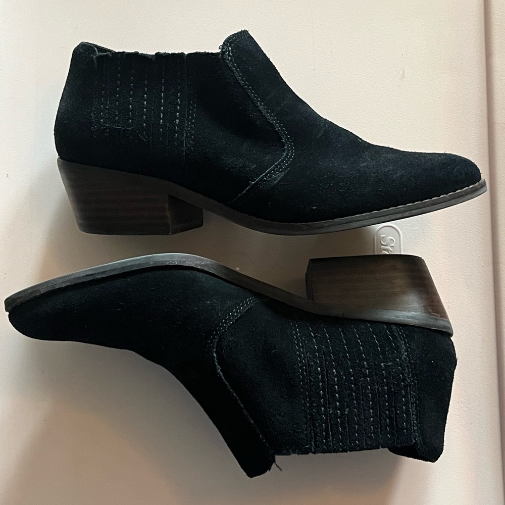 Lucky Brand Folley Ankle Boot (“Shootie”) Black Oiled Suede Size: 8.5